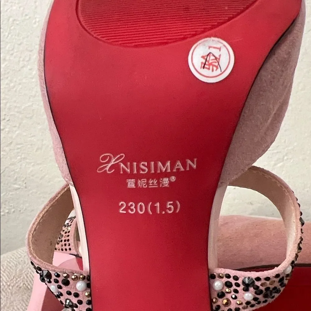 Like New! X Nisiman Rhinestone Bling Pump Blush Pink in Size 6/6.5 US